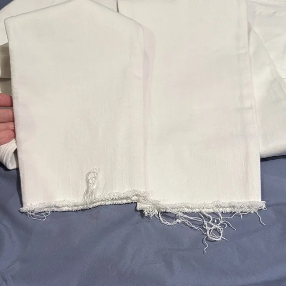 Hudson women’s White Frayed Hem Jeans - Picture 6 of 6